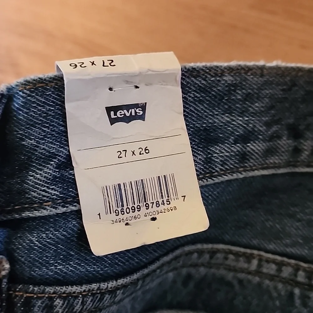 NWT! Levi's THE WEDGIE STRAIGHT  Indigo destructed vintage inspired denim - Picture 9 of 16
